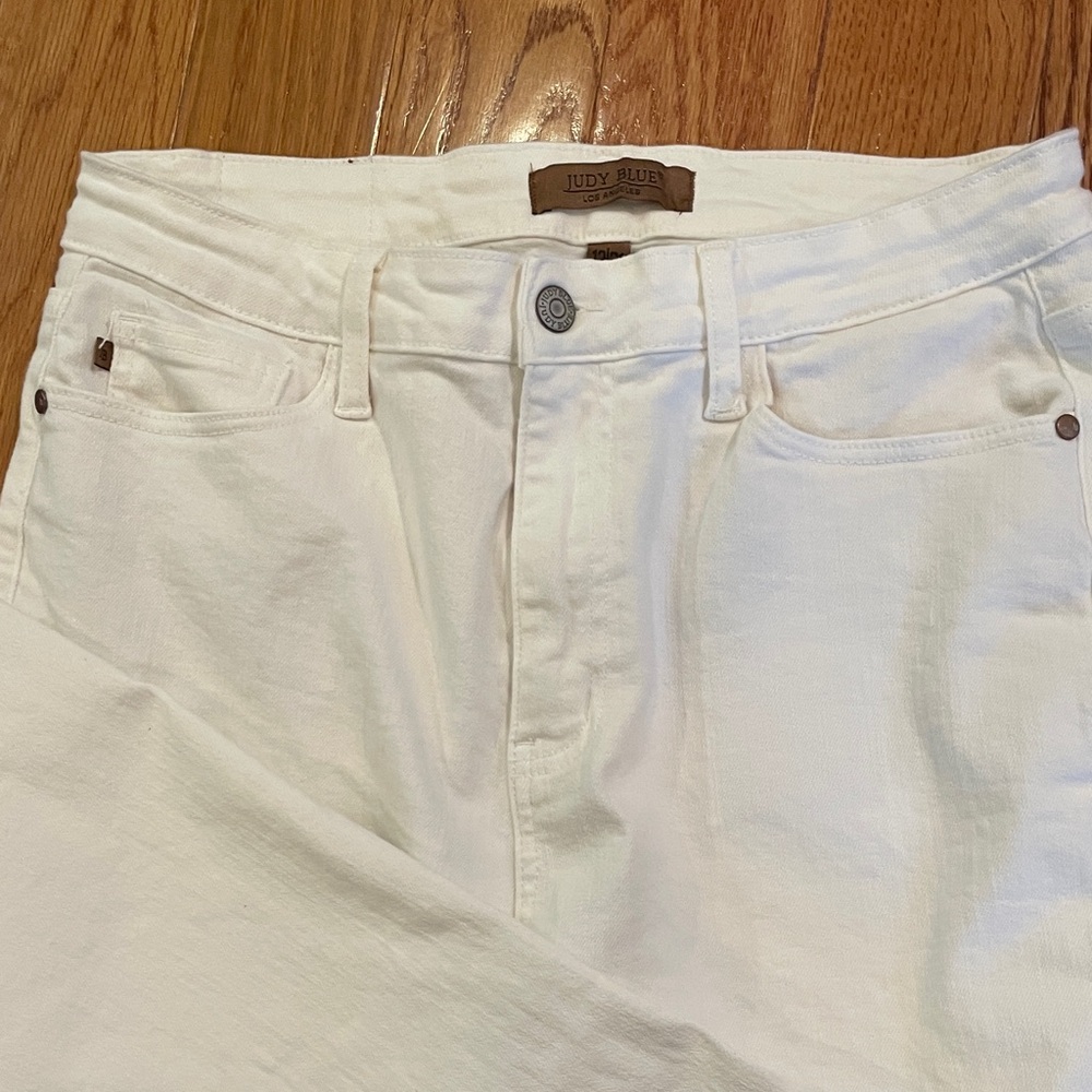 Judy Blue Women's White Straight Leg Jeans - Picture 3 of 7